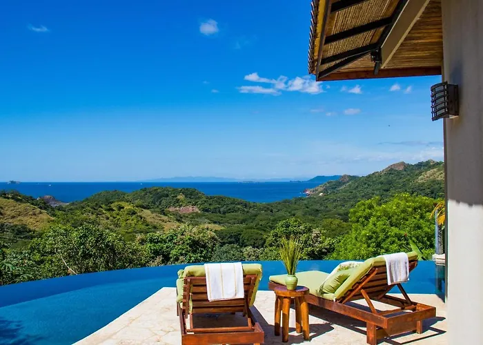 Luxury W/ Views & Infinity Pool: Near Beach!