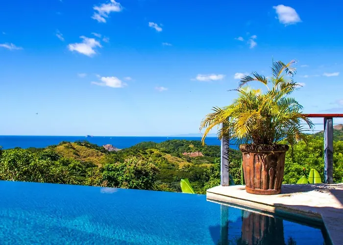 Сasa de vacaciones Luxury W/ Views & Infinity Pool: Near Beach!