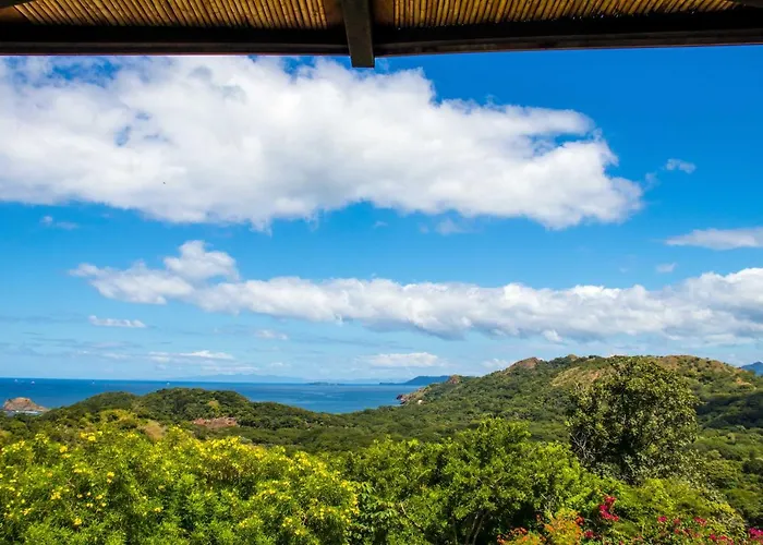 Luxury W/ Views & Infinity Pool: Near Beach! Casa de férias Puerto Viejo (Guanacaste)