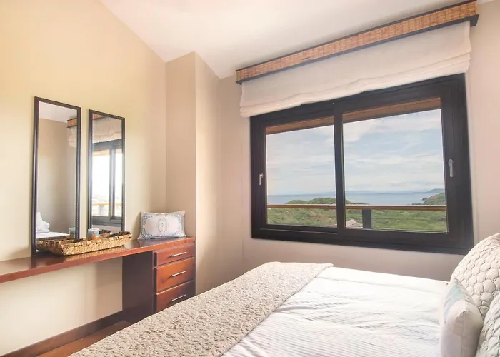 Сasa de vacaciones Luxury W/ Views & Infinity Pool: Near Beach!