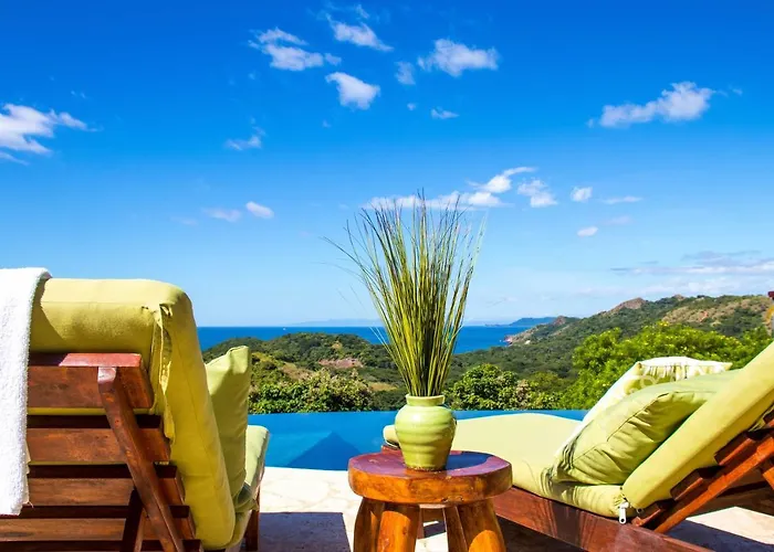 Luxury W/ Views & Infinity Pool: Near Beach! Сasa de vacaciones