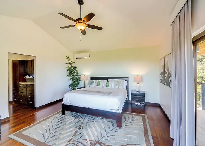 Luxury W/ Views & Infinity Pool: Near Beach! Puerto Viejo (Guanacaste)