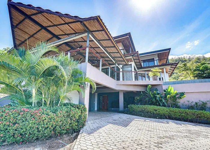 Luxury W/ Views & Infinity Pool: Near Beach! * Puerto Viejo (Guanacaste)