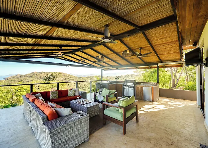 Luxury W/ Views & Infinity Pool: Near Beach! *