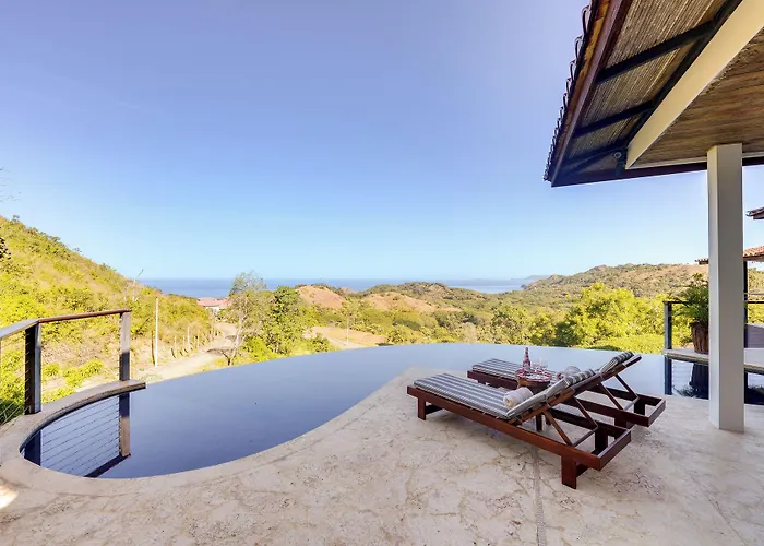 Luxury W/ Views & Infinity Pool: Near Beach! Casa de férias
