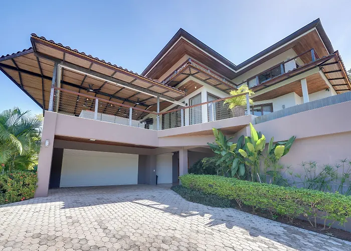 Casa de férias Luxury W/ Views & Infinity Pool: Near Beach! Puerto Viejo (Guanacaste)
