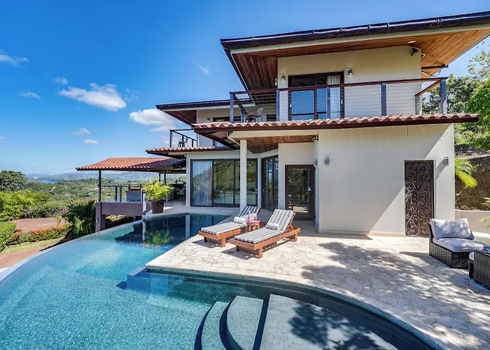Luxury W/ Views & Infinity Pool: Near Beach! Casa de férias *